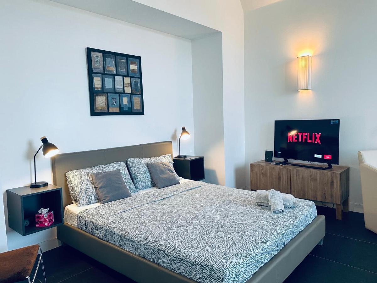 Eureka Apartment Catania Bagian luar foto